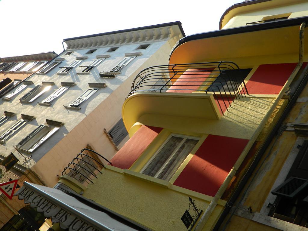 Vecchia Riva Aparthotel Kültér fotó